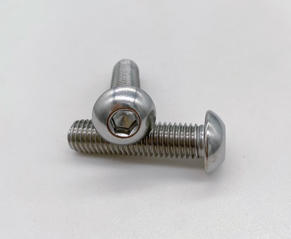 Sifat Mekanikal ISO 7380 Hex Socket Round Head Screws